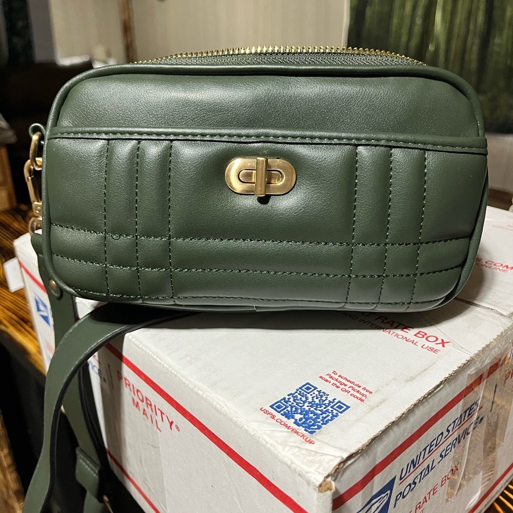 Crossbody purse